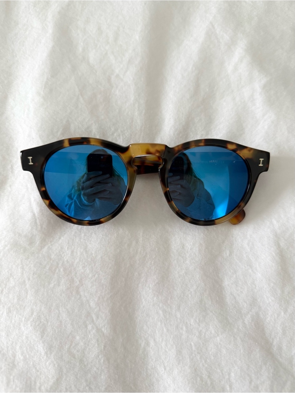 Illesteva Leonard Sunglasses Tortoiseshell with Blue Lense